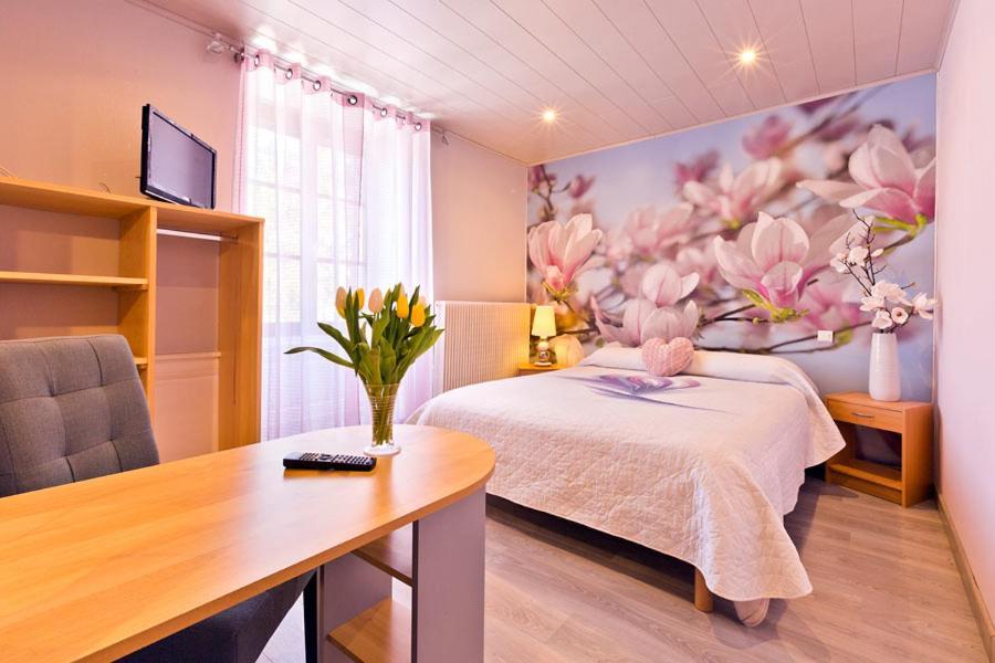 Le P'Tit Bonheur Bed & Breakfast Chilly-sur-Salins Екстериор снимка