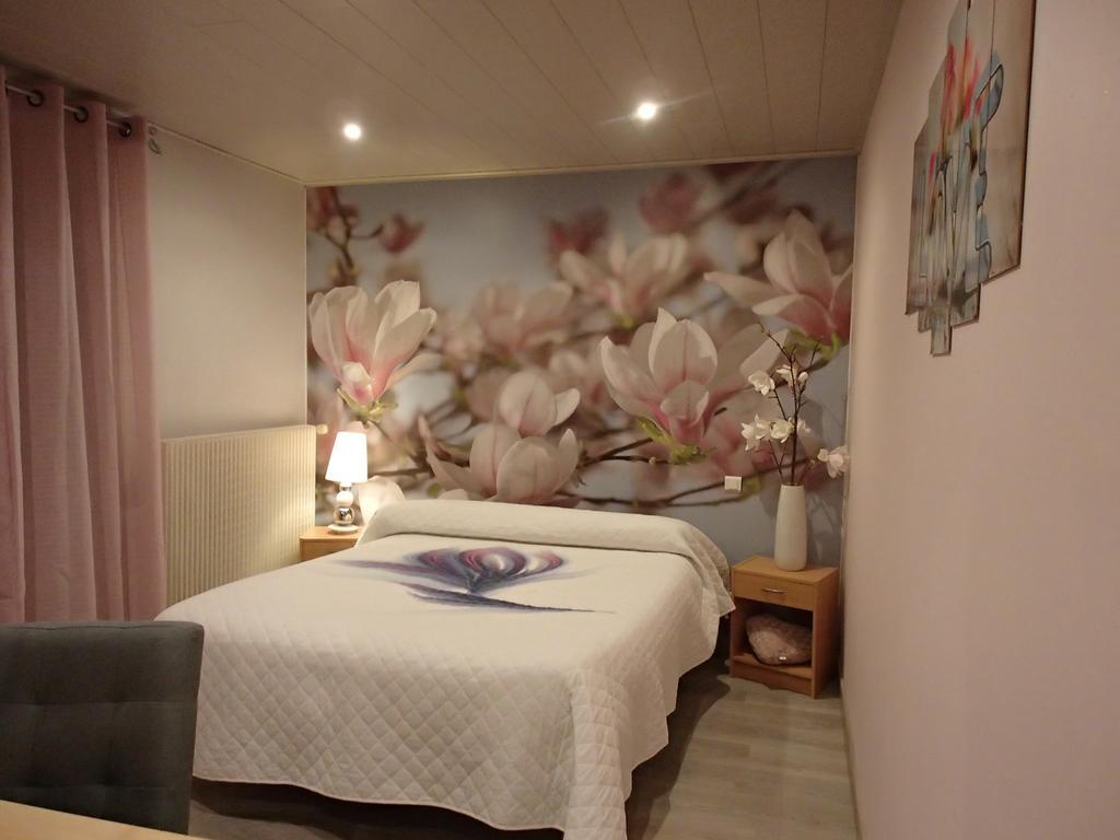 Le P'Tit Bonheur Bed & Breakfast Chilly-sur-Salins Стая снимка