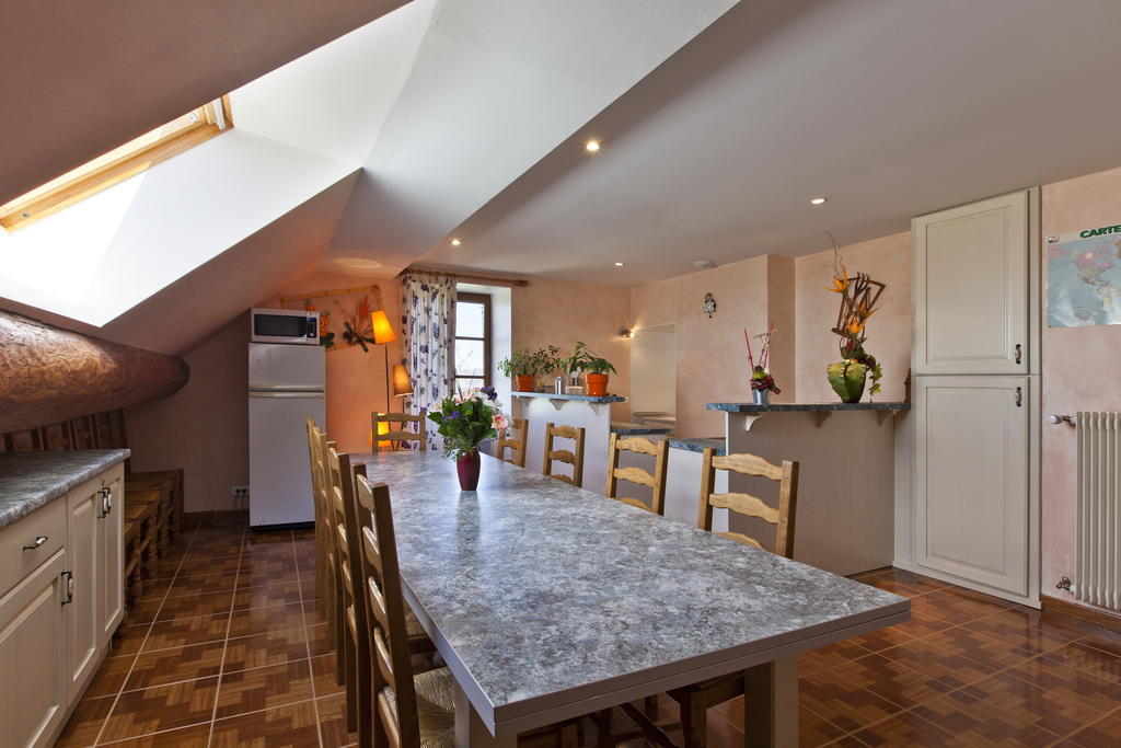Le P'Tit Bonheur Bed & Breakfast Chilly-sur-Salins Екстериор снимка