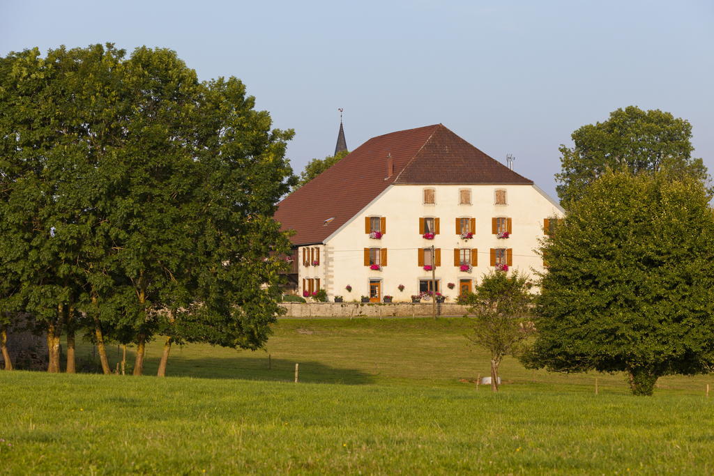 Le P'Tit Bonheur Bed & Breakfast Chilly-sur-Salins Екстериор снимка