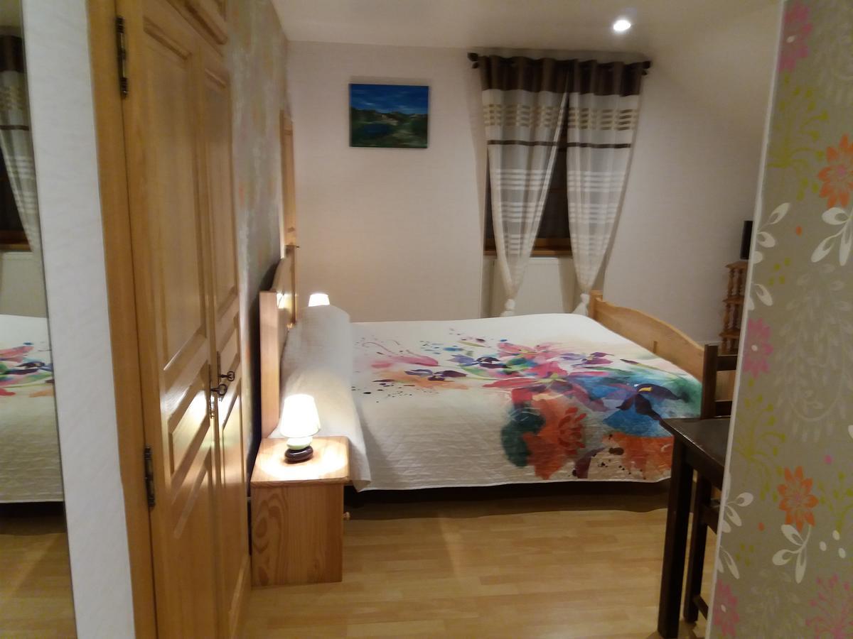 Le P'Tit Bonheur Bed & Breakfast Chilly-sur-Salins Екстериор снимка
